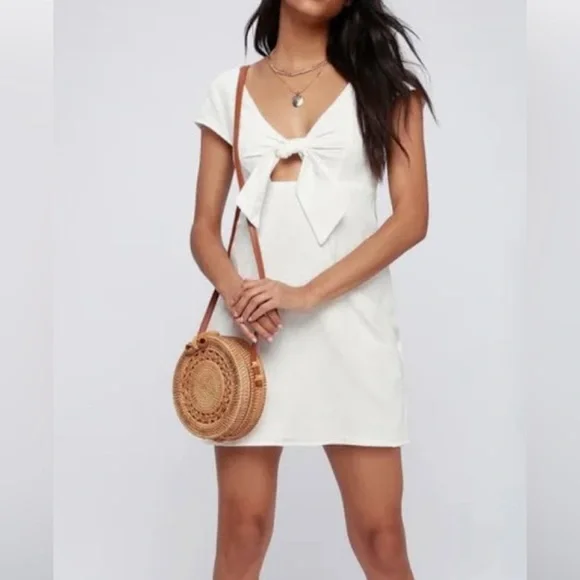 Minkpink Dresses | Minkpink White Tie Front Linen Sweetheart Dress Sz L Nwt From South Moon Under | Color: White | Size: L | Rschae1's Closet